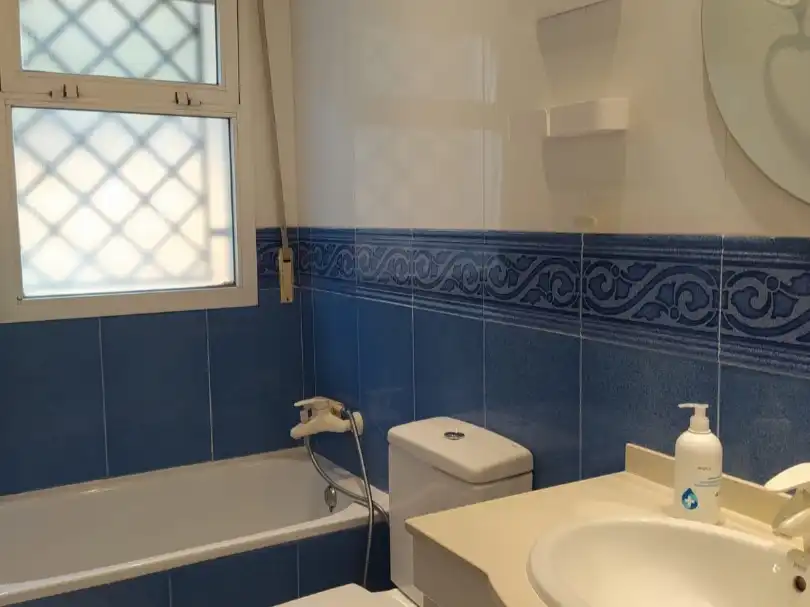 Badezimmer von Maisonette zur Miete in  Granada Capital mit Klimaanlage, Terrasse und Balkon