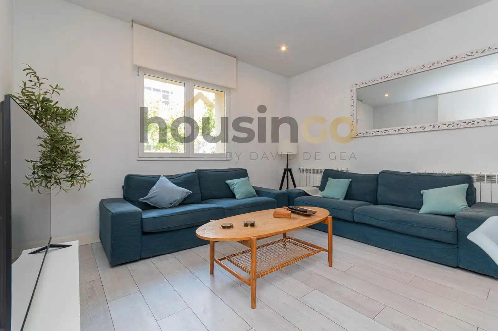 Living room of Flat for rent in Madrid  with Air Conditioner, Heating and Furnished