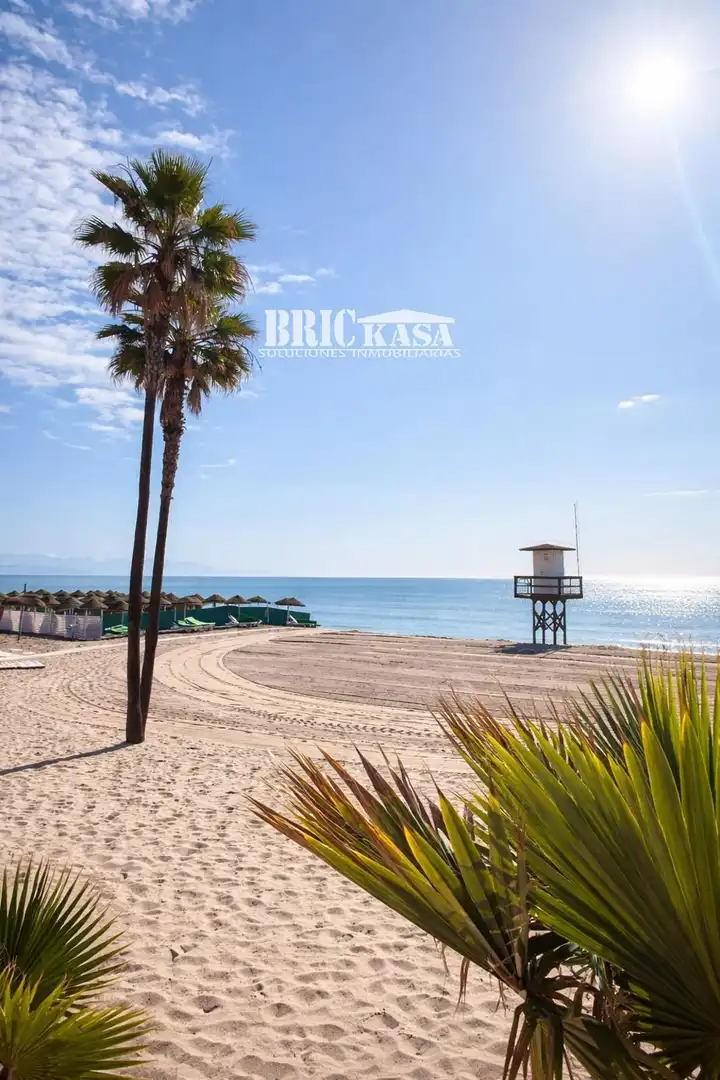 Piso en venta en Benalmádena con Terraza, Piscina y Amueblado