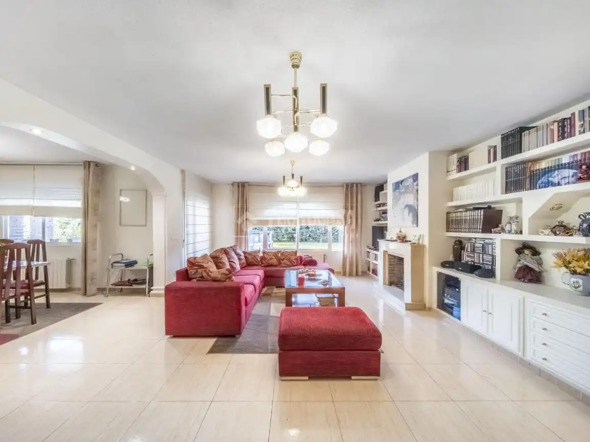 Sala de estar de Casa o chalet en venta en Nuevo Baztán con Aire acondicionado