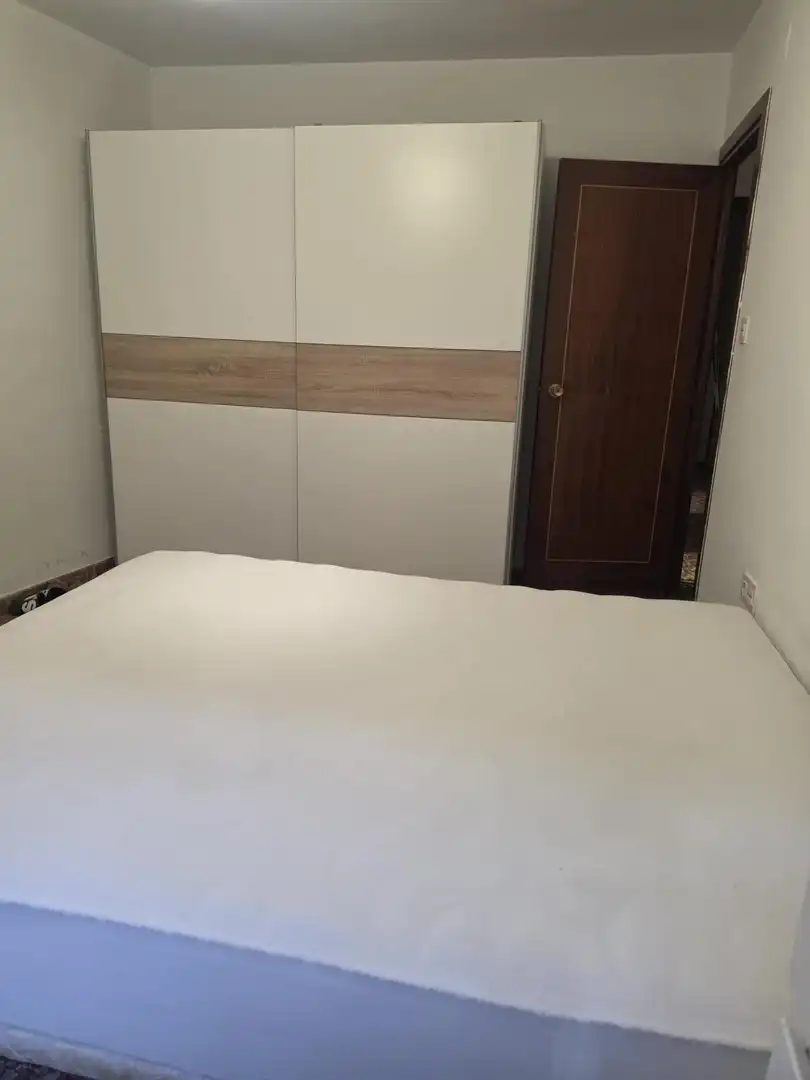 Habitación de Piso de alquiler en Granada con Calefacción, Amueblado y Balcón