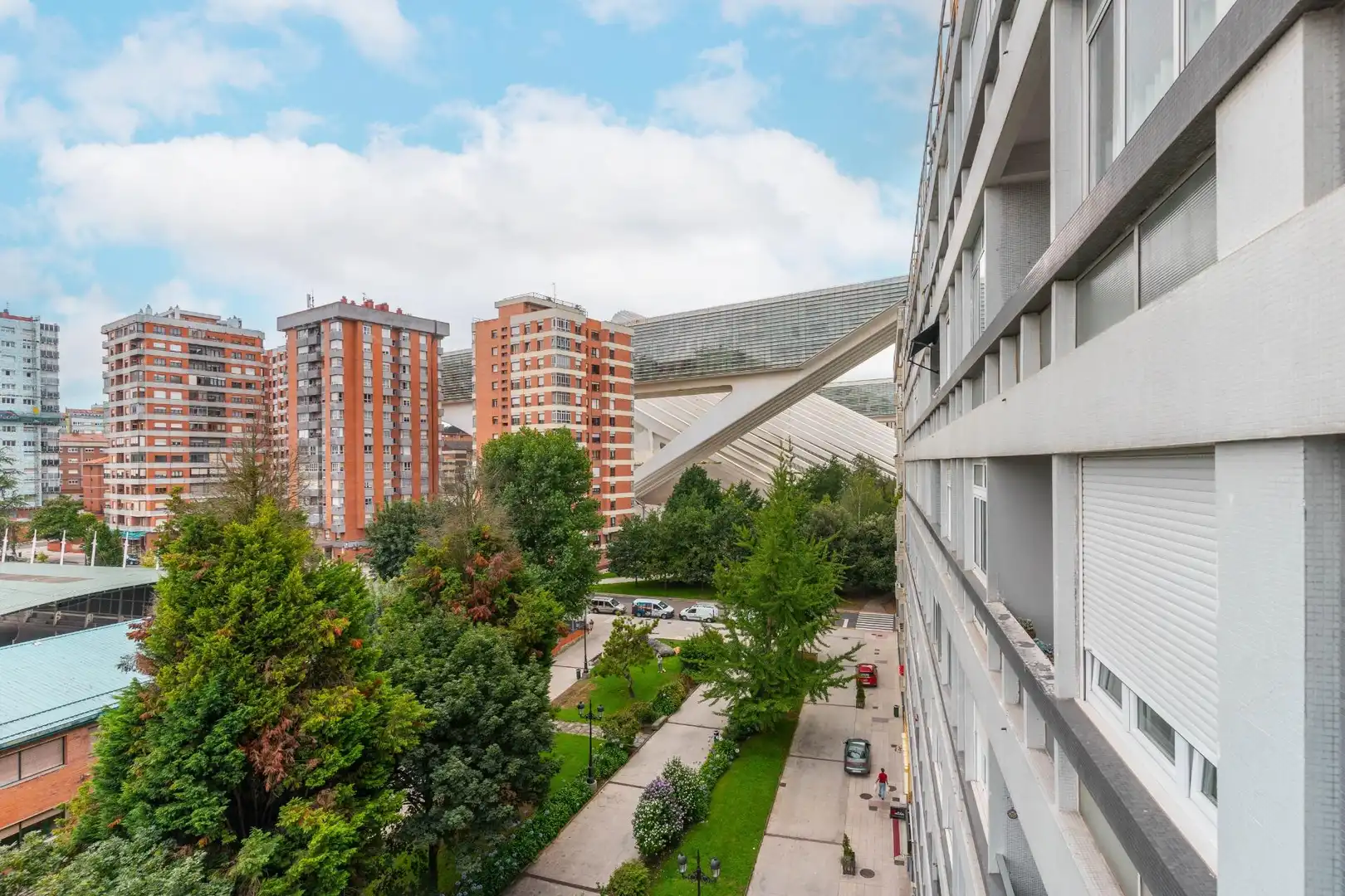 Vista exterior de Pis en venda en Oviedo  amb Calefacció, Terrassa i Traster