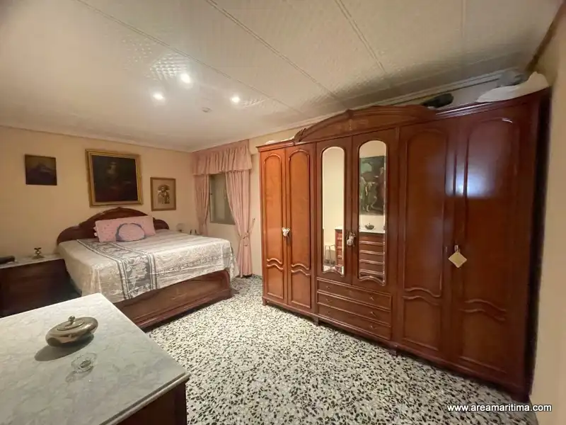 Habitación de Piso en venta en Valencia con Amueblado, Horno y Lavadora