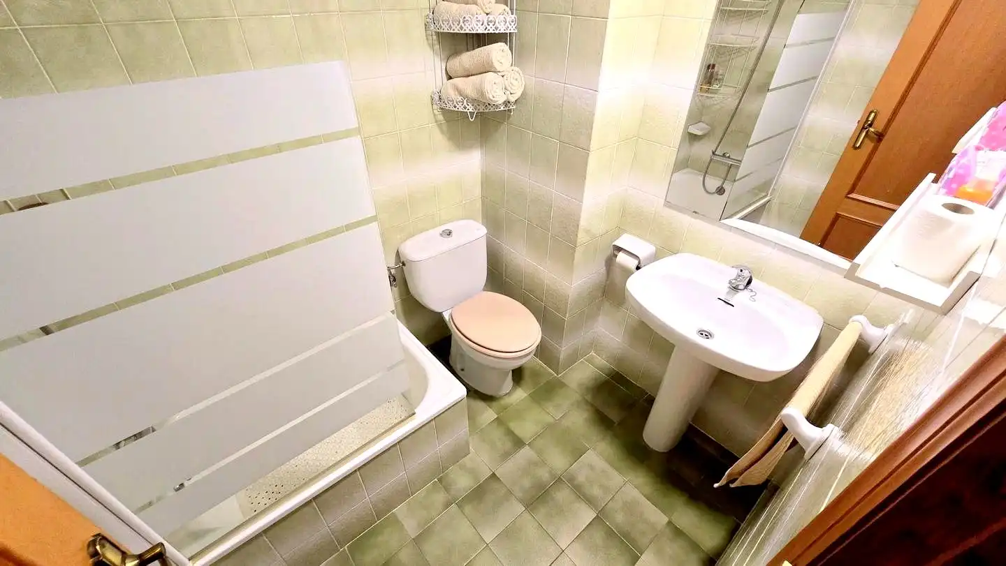Bathroom of Flat for rent in Gandia