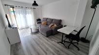 Living room of Flat for sale in  Valencia Capital  with Air Conditioner, Furnished and Oven