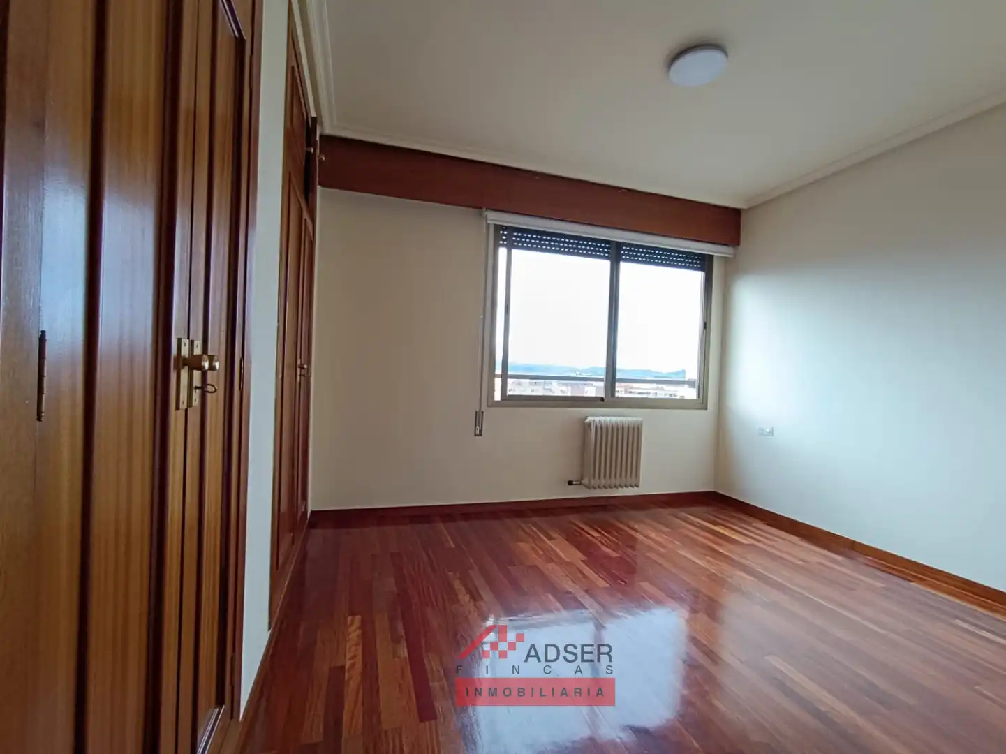 Habitación de Piso de alquiler en  Logroño con Calefacción, Parquet y Terraza