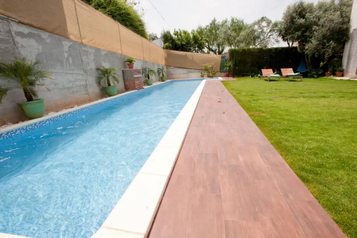 Piscina de Estudio de alquiler en Dos Hermanas con Aire acondicionado, Amueblado y Microondas