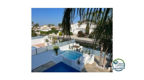 Foto 4 de Casa o xalet en venda a Carrer Falconera, 24, Cap Ras - Creus - Falconera, Empuriabrava