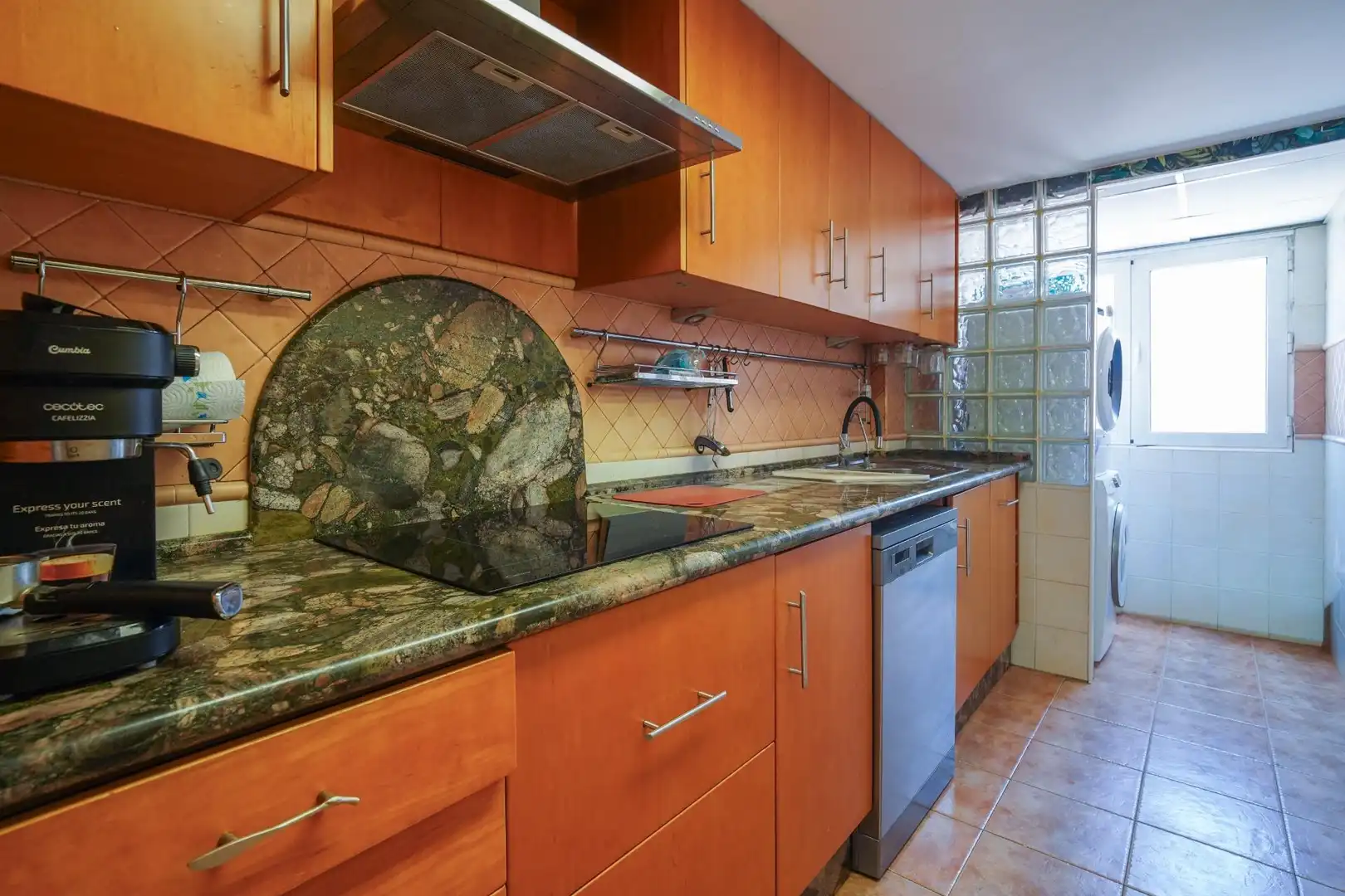 Cocina de Piso de alquiler en Valencia con Aire acondicionado, Calefacción y Terraza