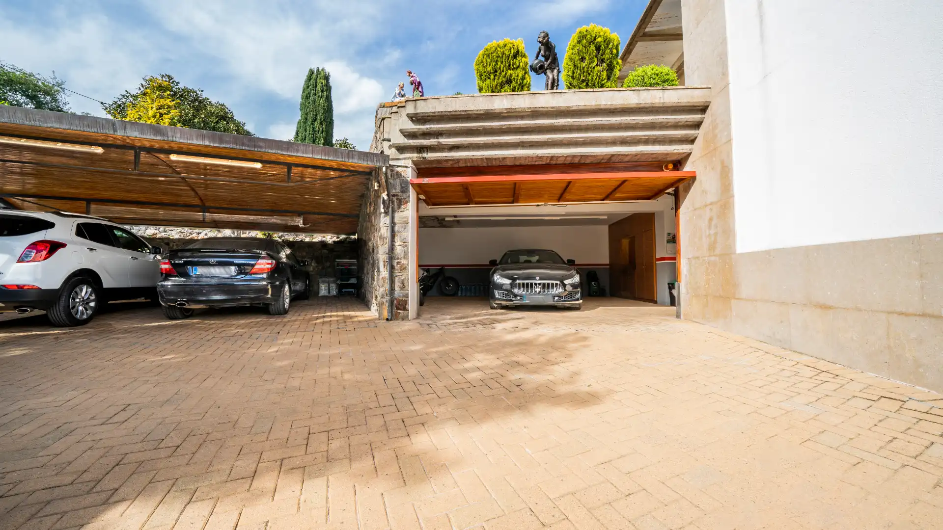 Parking de Casa o chalet en venta en Matadepera con Aire acondicionado, Calefacción y Jardín privado