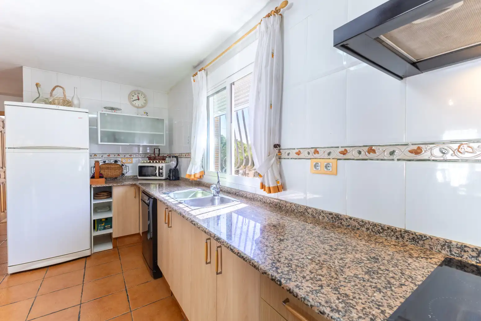 Cuina de Casa o xalet en venda en Albalat dels Tarongers amb Terrassa i Moblat