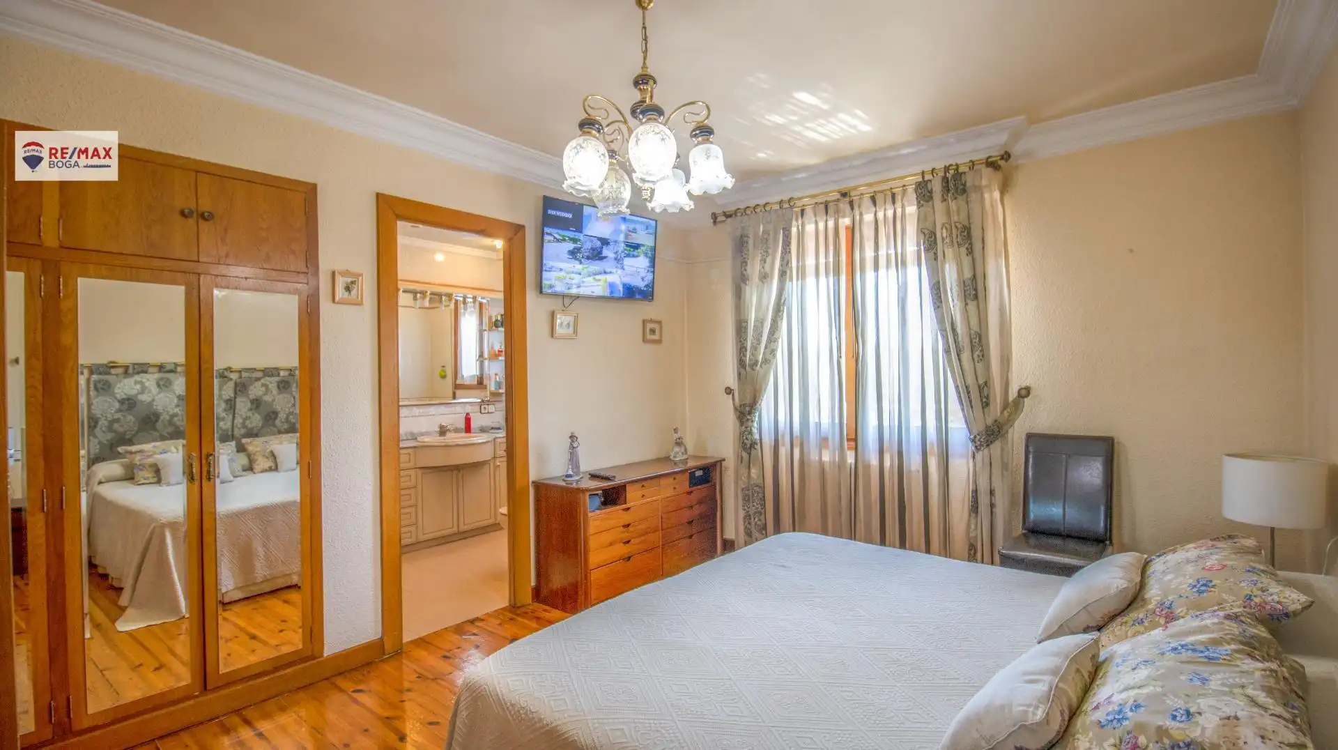 Dormitori de Casa o xalet en venda en Oyón-Oion amb Aire condicionat, Jardí privat i Parquet