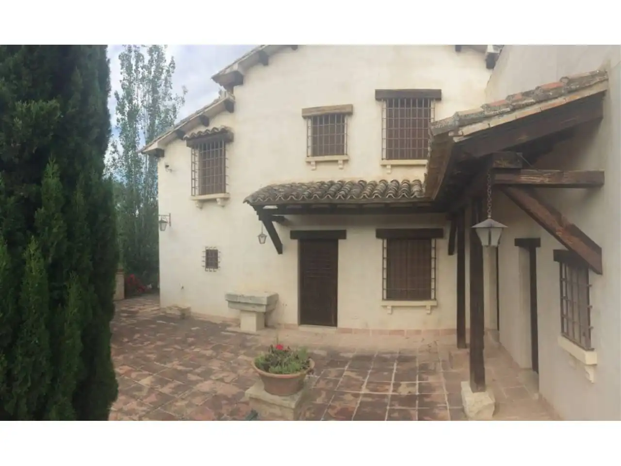 Außenansicht von Country house zum Verkauf in Castro del Río mit Privatgarten und Terrasse