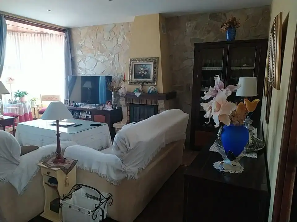 Sala d'estar de Casa o xalet en venda en Villanueva del Río y Minas amb Aire condicionat, Jardí privat i Terrassa