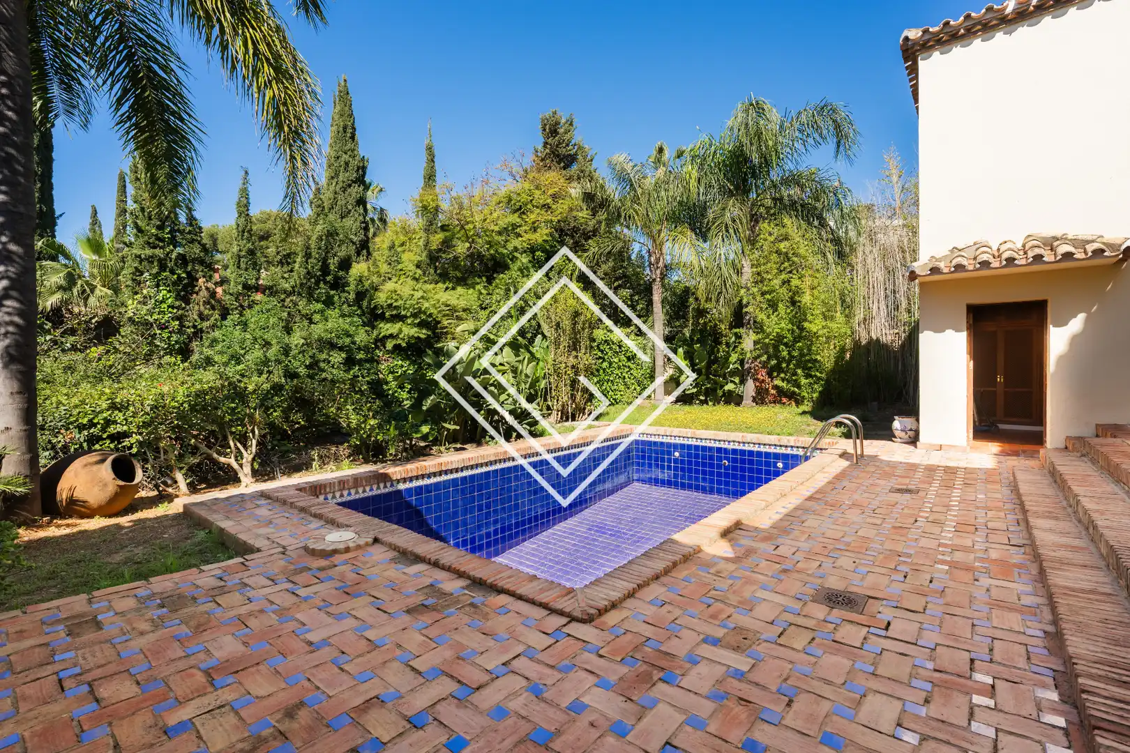 Casa amb piscina en venda a Milla de Oro, imagen 3