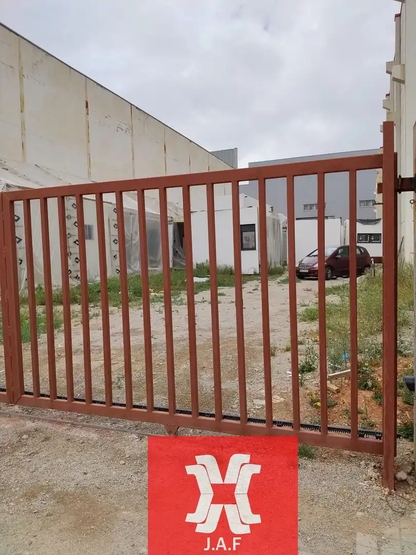 Terreny industrial en venda en Náquera