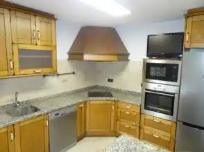 Küche von Wohnung zur Miete in Gijón  mit Heizung, Parkett und Möbliert
