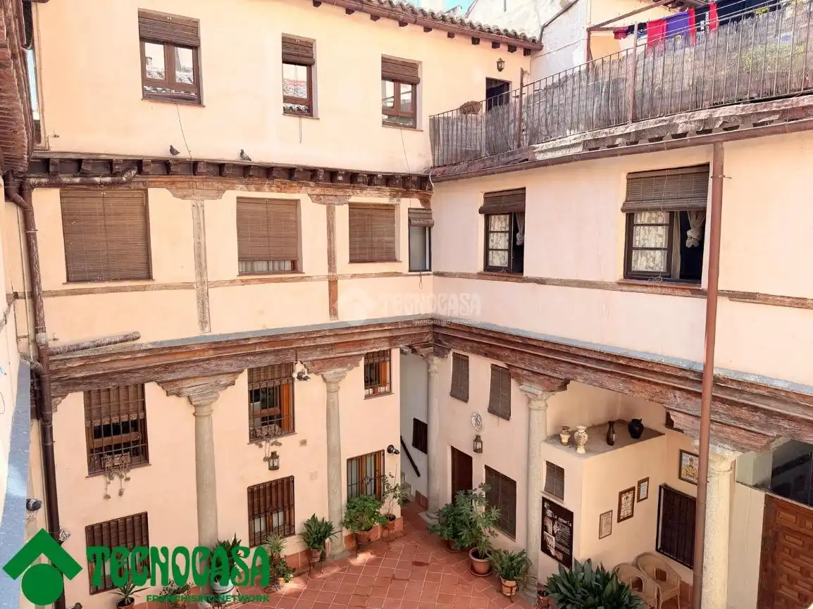 Vista exterior de Piso en venta en Toledo con Calefacción