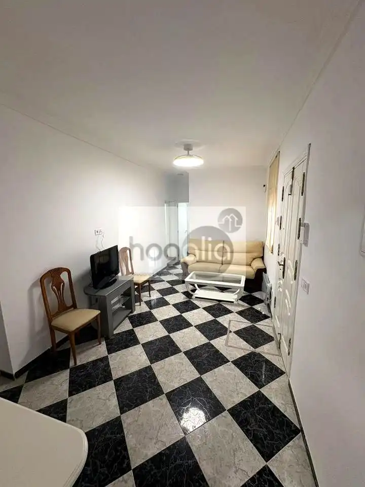 Sala d'estar de Casa o xalet de lloguer en Sevilla amb Aire condicionat, Terrassa i Traster