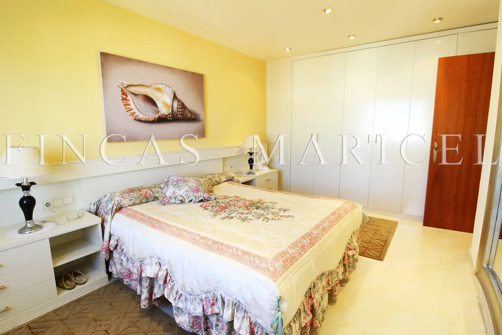 Schlafzimmer von Dachboden zum Verkauf in Sitges mit Klimaanlage, Heizung und Terrasse