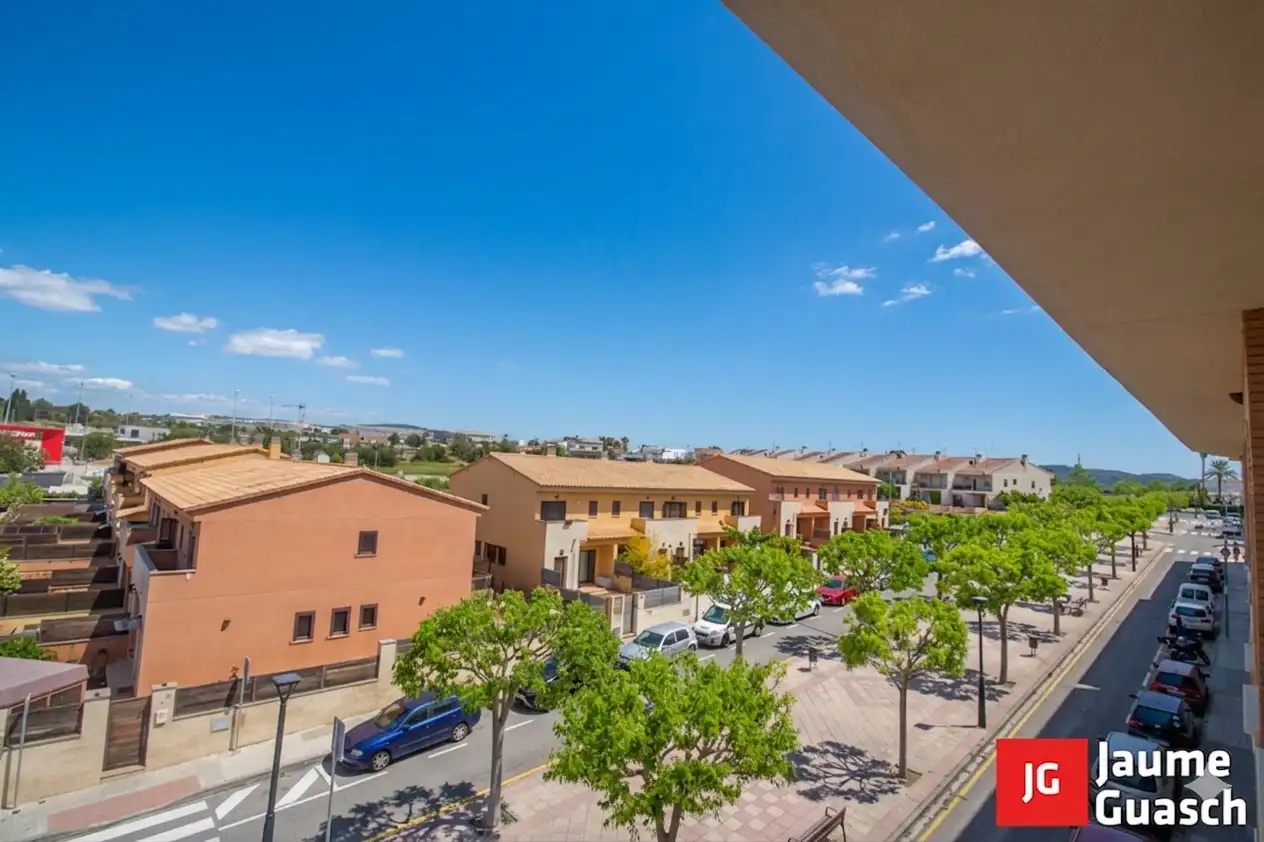 Exterior view of Flat for sale in La Riera de Gaià  with Air Conditioner, Heating and Parquet flooring