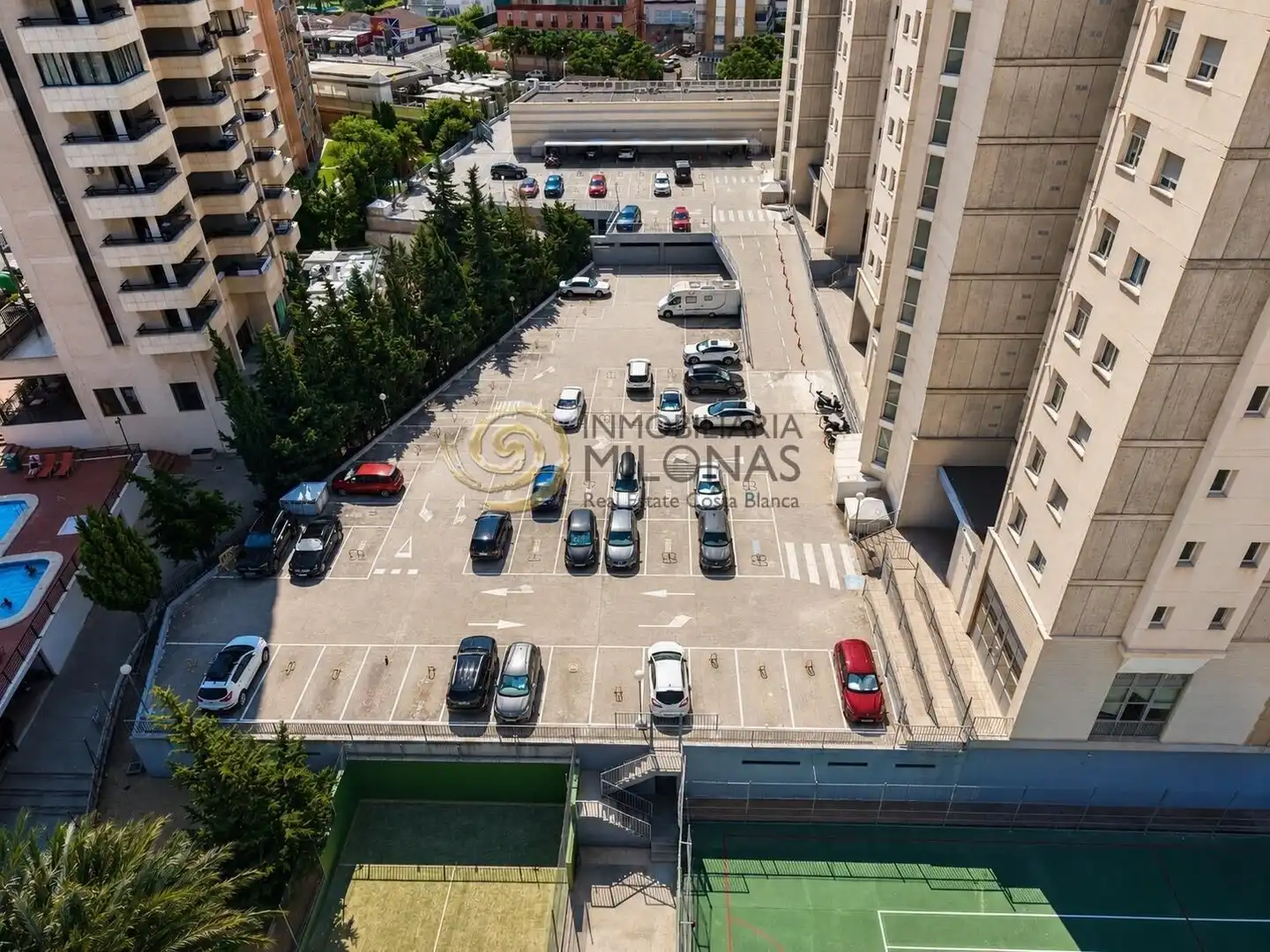 Aparcament de Dúplex en venda en Benidorm amb Aire condicionat, Calefacció i Jardí privat