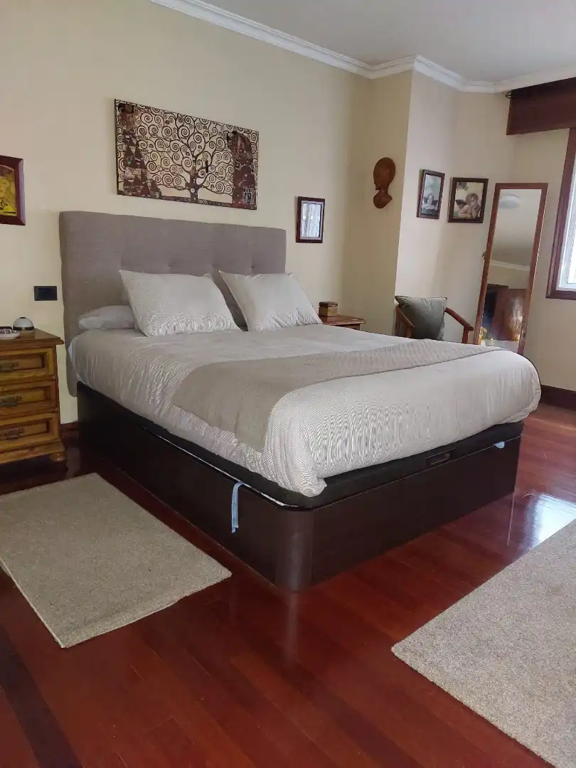 Habitación de Piso en venta en Pontevedra Capital  con Calefacción, Parquet y Trastero
