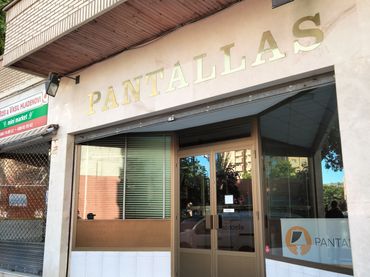 Locale commerciale in vendita a Residencia