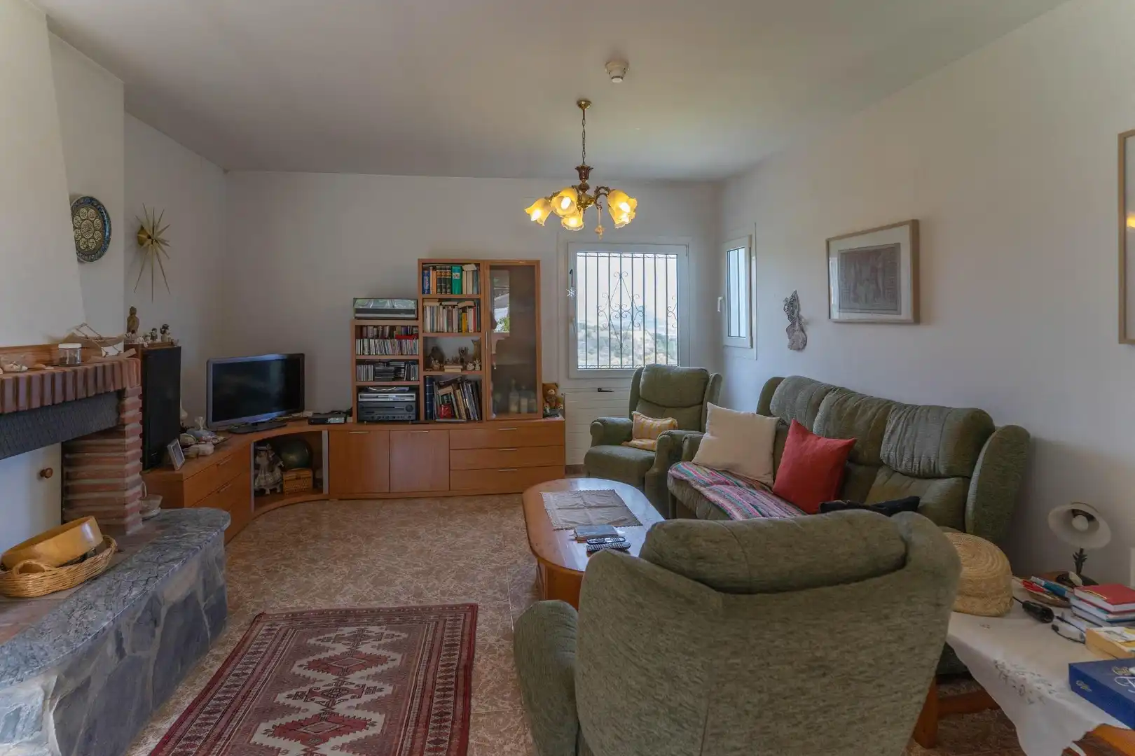 Wohnzimmer von Haus oder Chalet zum Verkauf in Alhaurín El Grande mit Klimaanlage, Privatgarten und Terrasse