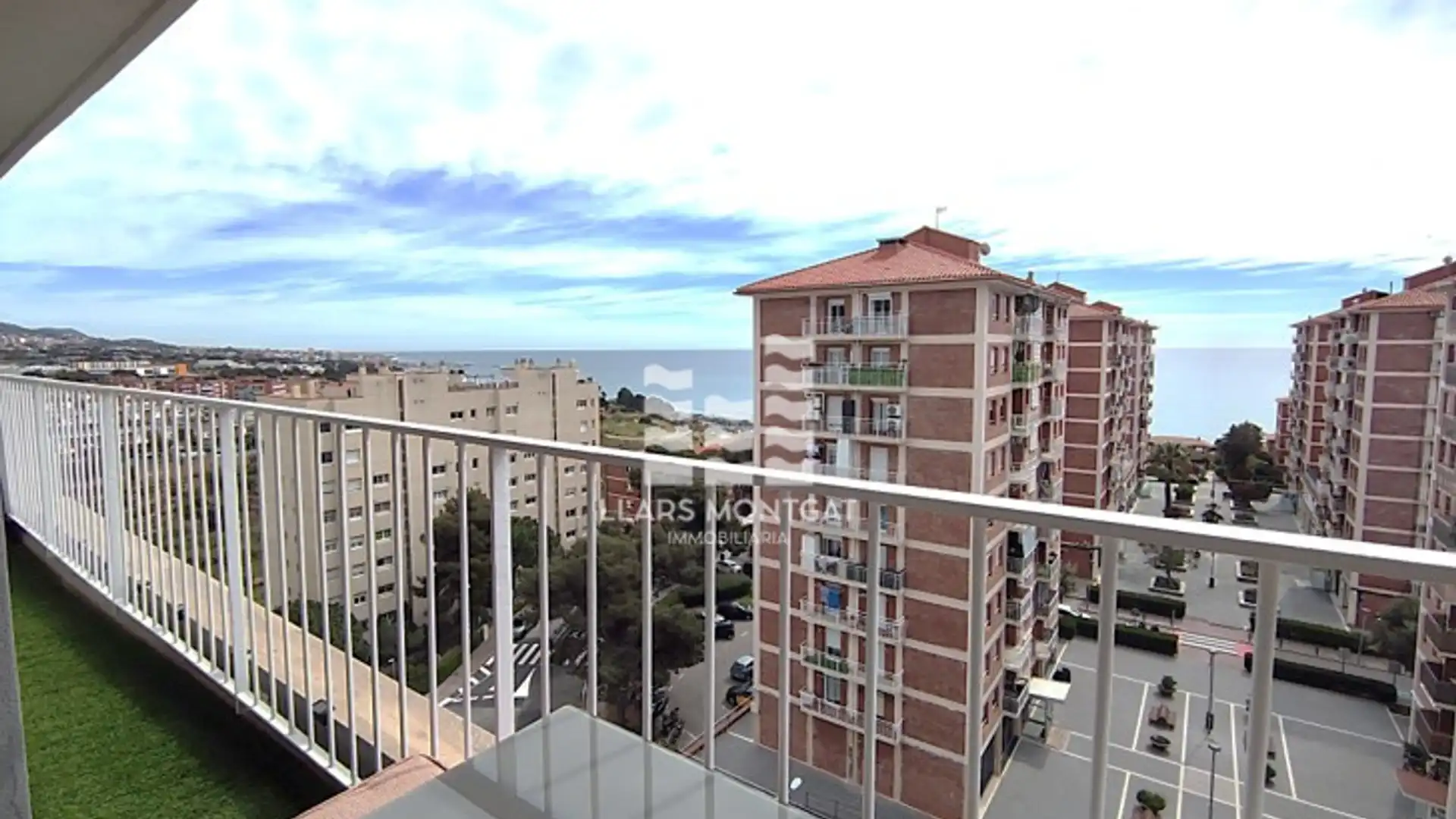 Vista exterior de Pis en venda en Montgat amb Aire condicionat, Calefacció i Parquet