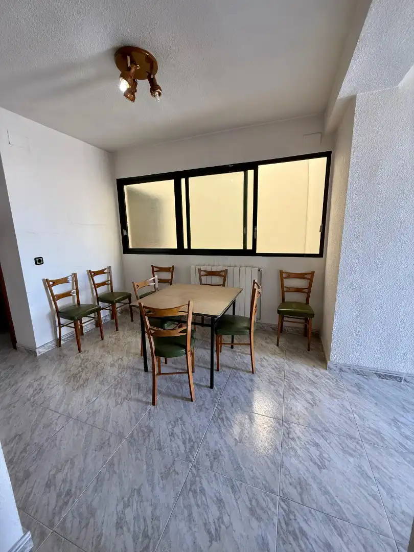 Comedor de Casa adosada en venta en Picassent con Calefacción, Terraza y Amueblado