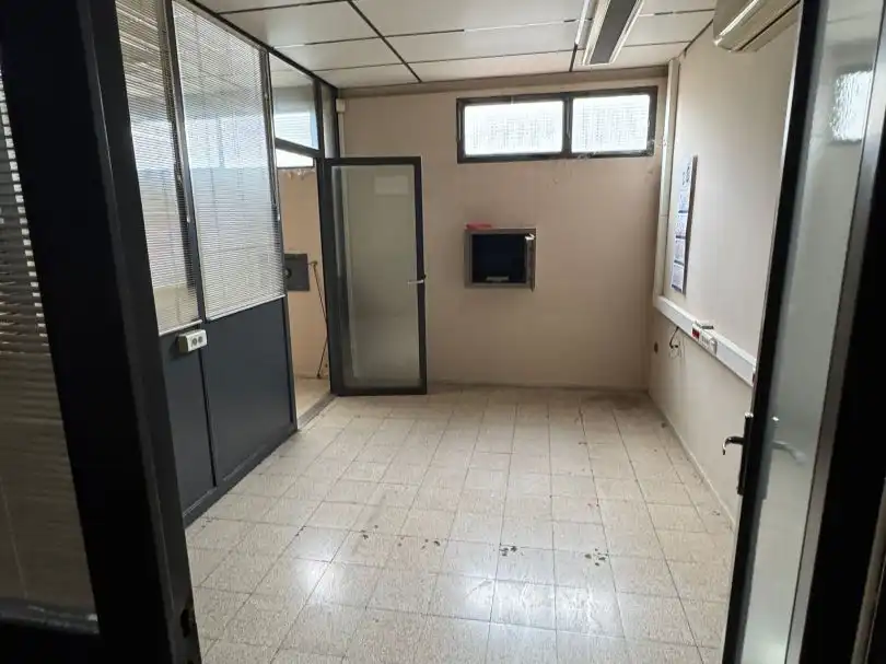 Nave industrial en venta en Carrer Besalú 4, imagen 35