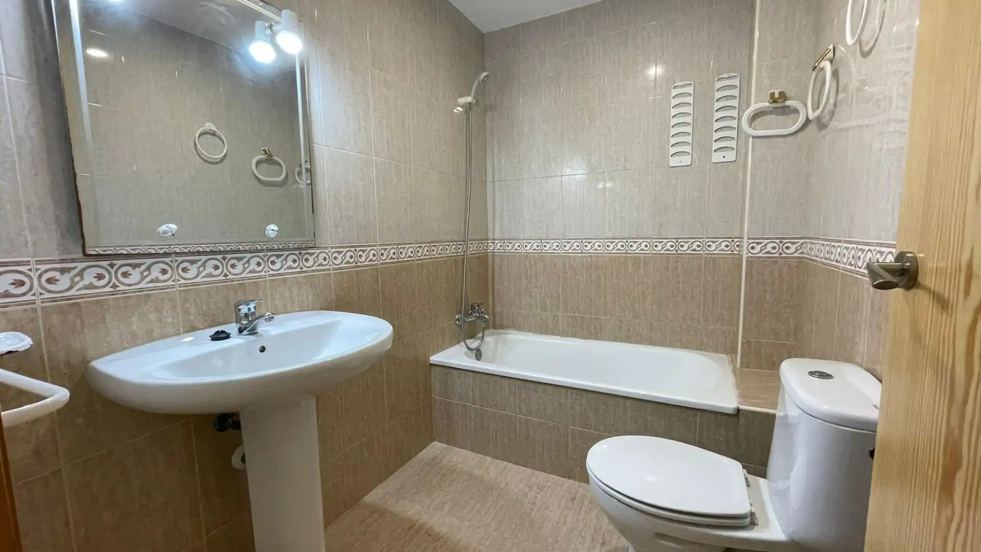 Bany de Pis en venda en Mazarrón amb Balcó i Piscina comunitària