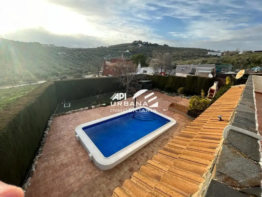 Vista exterior de Casa o chalet en venta en Lucena con Aire acondicionado, Jardín privado y Piscina