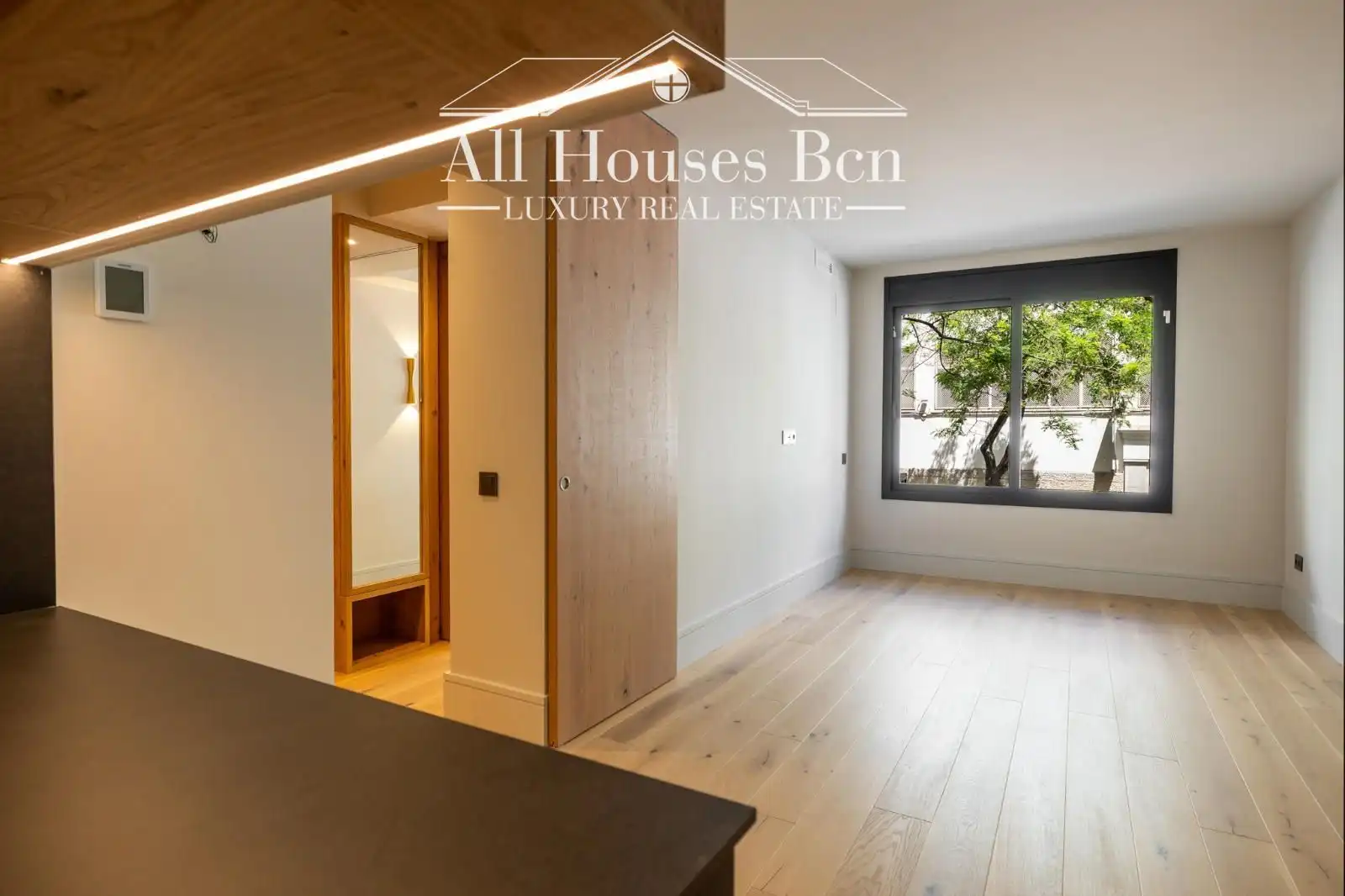 Bedroom of Flat for sale in Barcelona  with Air Conditioner, Heating and Parquet flooring