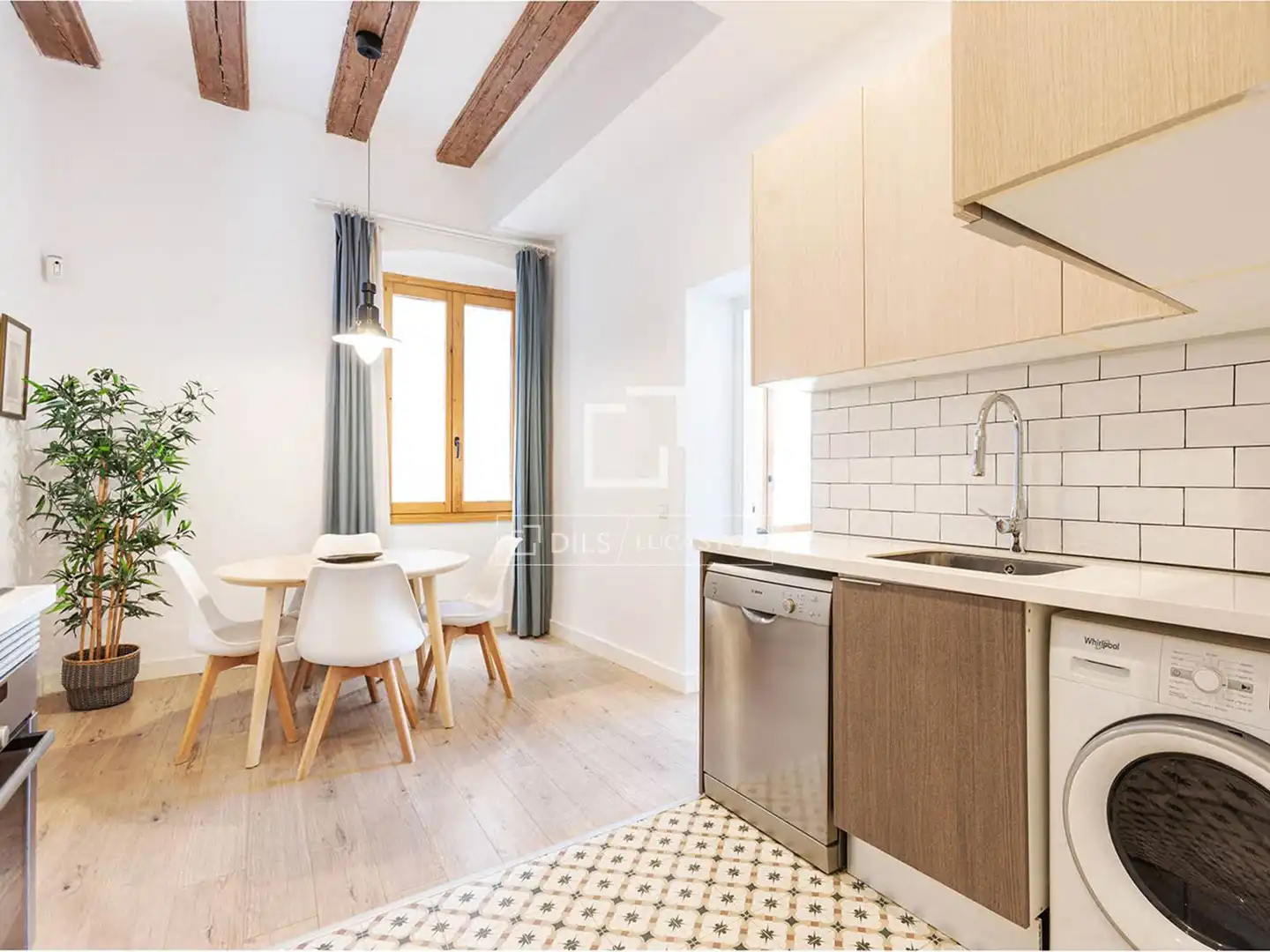 Küche von Wohnung zum Verkauf in Barcelona mit Klimaanlage, Heizung und Möbliert
