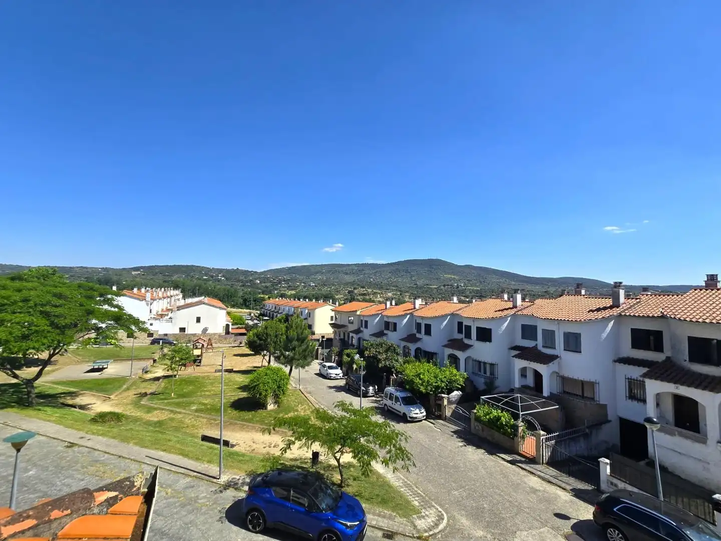 Houses for sale in Calle ALVARO DE HINOJOSA, Miralvalle - Av. Virgen del Puerto - La Data