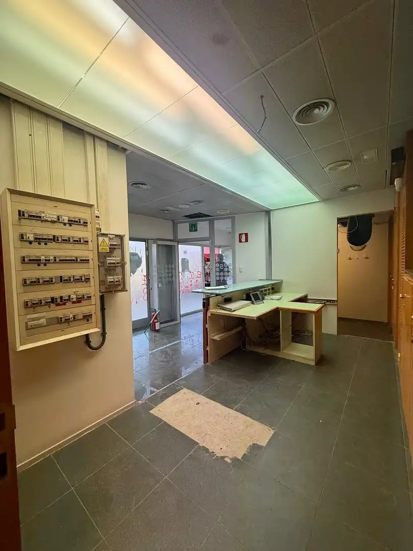 Local commercial à louer à La Roca del Vallès, imagen 4