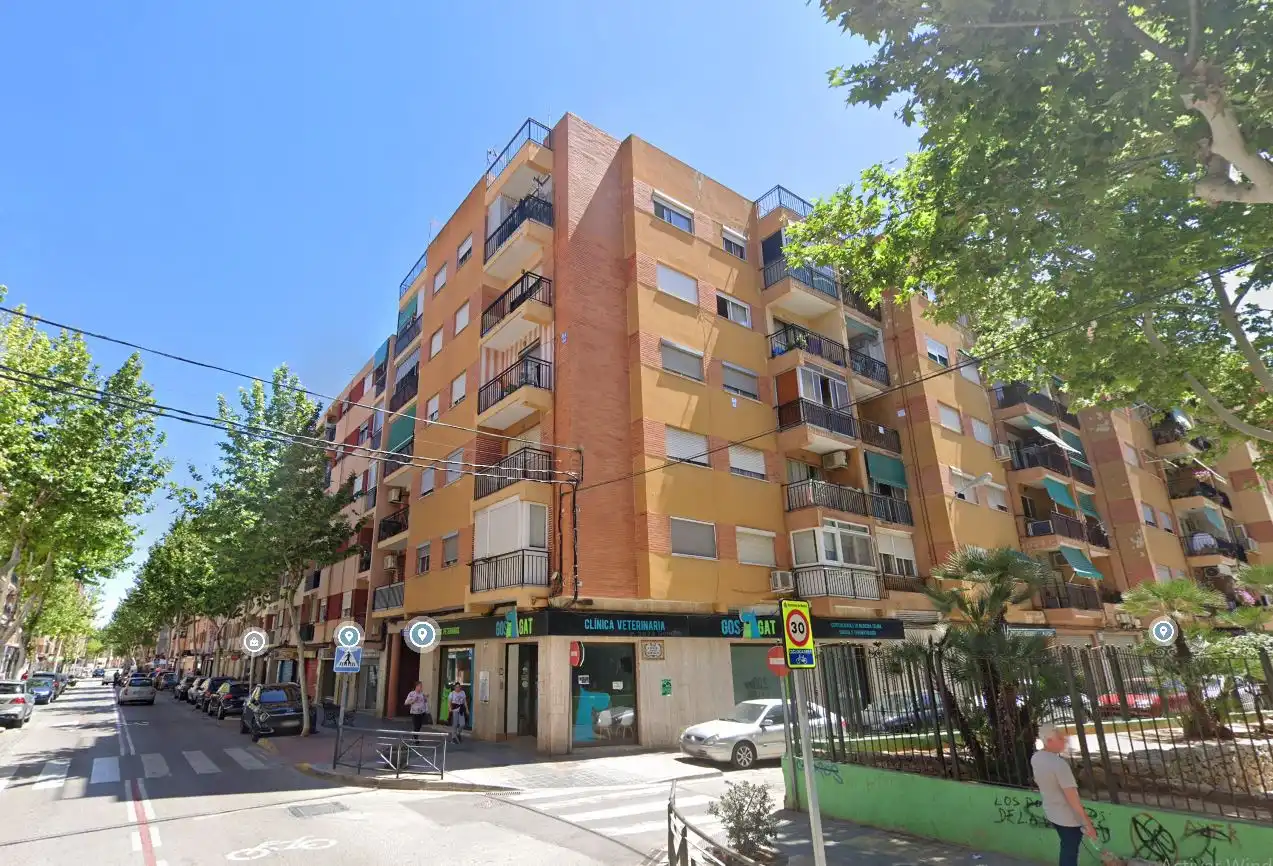 Vista exterior de Piso en venta en Manises con Amueblado y Balcón