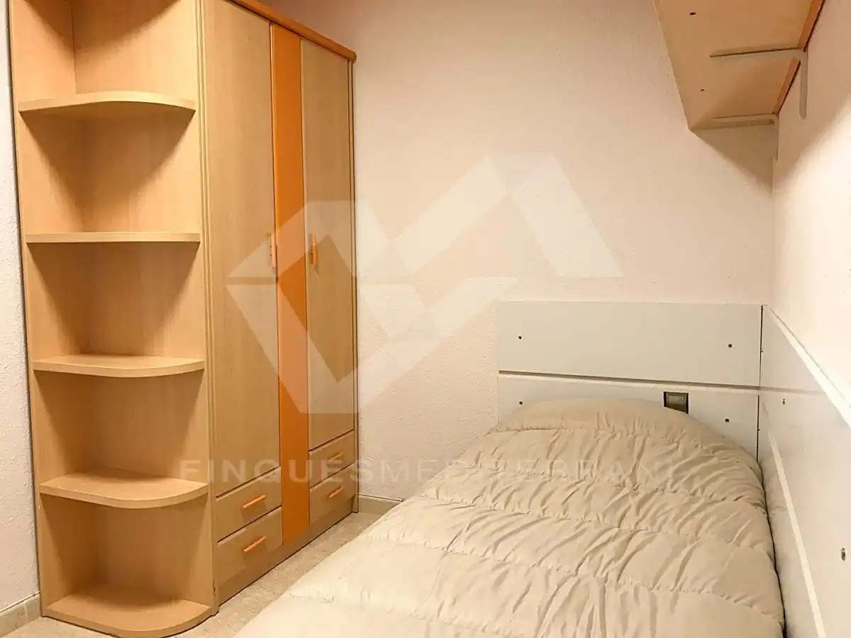 Dormitori de Pis de lloguer en Tarragona amb Aire condicionat, Calefacció i Terrassa