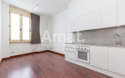 Kitchen of Flat for sale in  Barcelona Capital  with Air Conditioner, Heating and Alarm