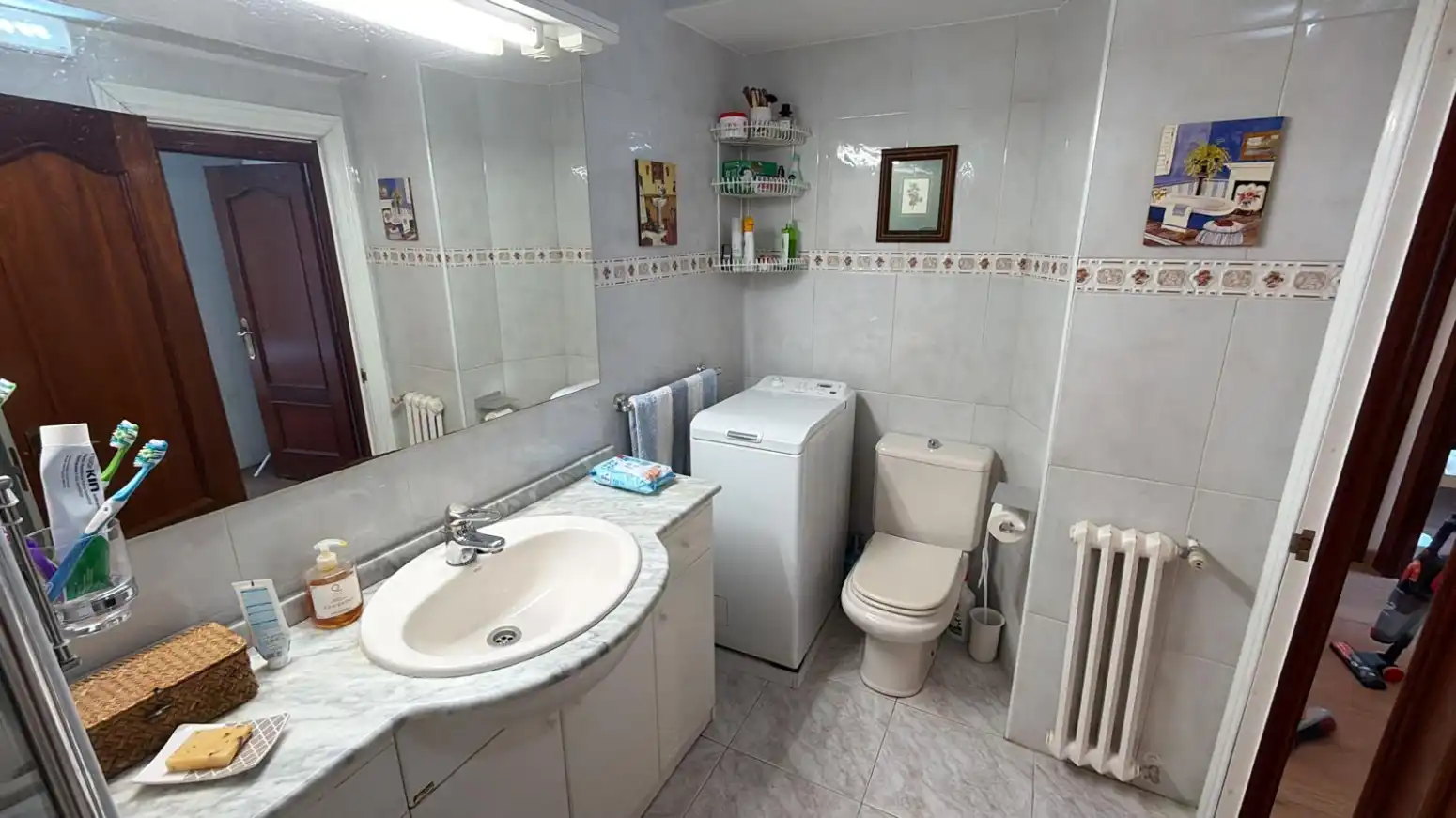 Bathroom of Flat for rent in Gijón   with Heating and Terrace