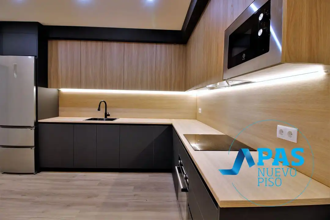 Cocina de Piso en venta en Santander con Calefacción, Terraza y Balcón