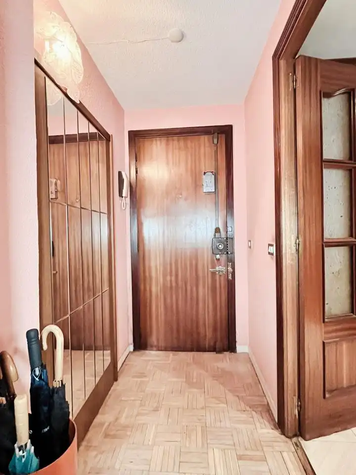 Wohnung zum Verkauf in Madrid mit Klimaanlage, Heizung und Terrasse