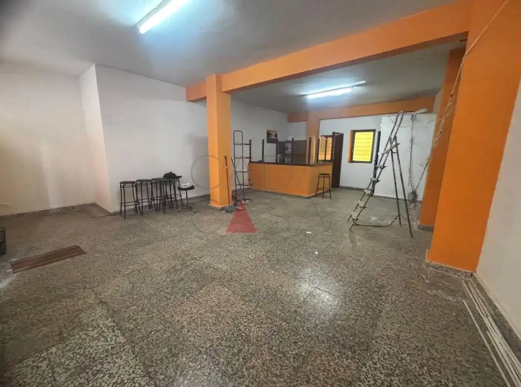 Local comercial en venta en El Astillero, imagen 2