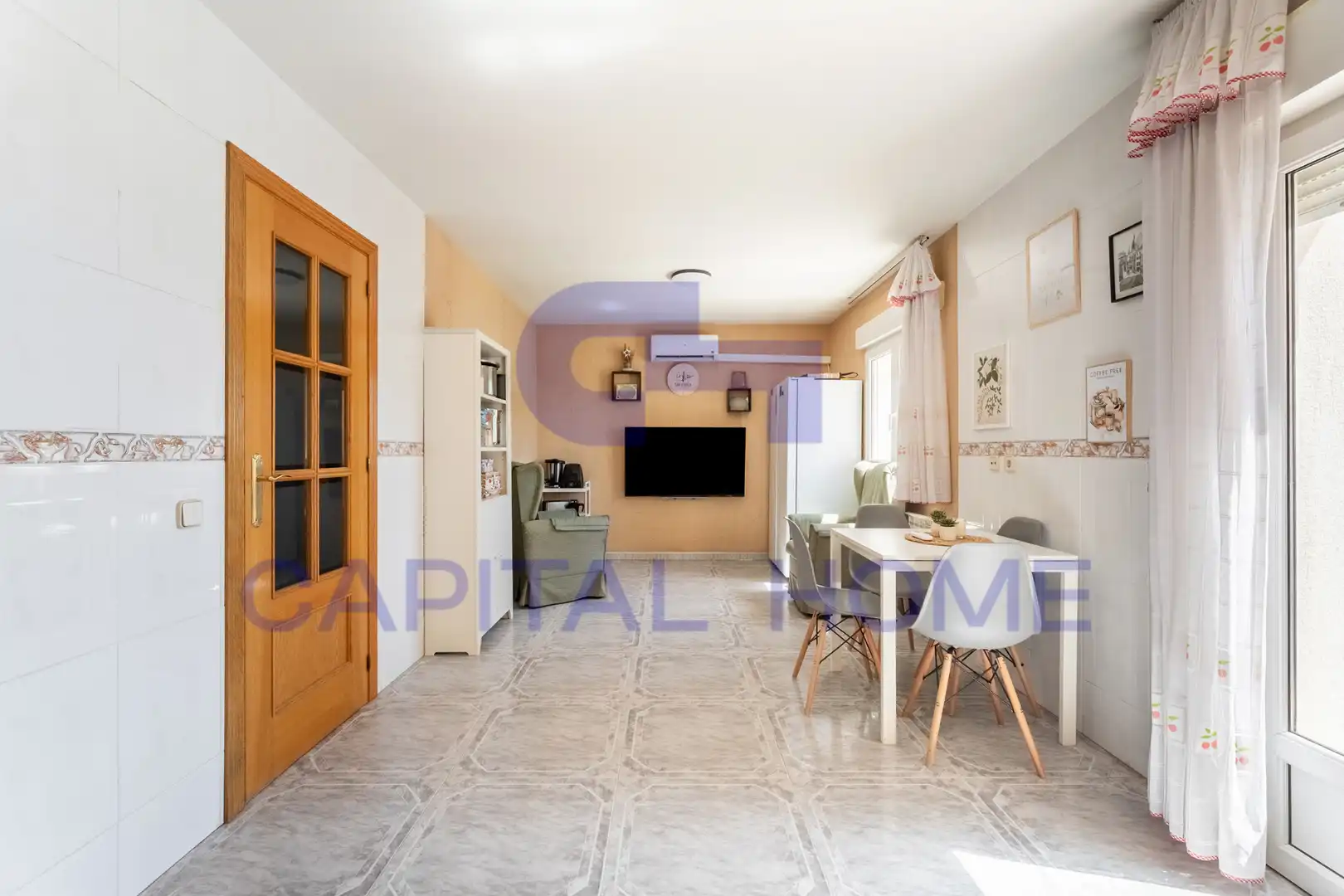 Sala de estar de Casa adosada en venta en Navalcarnero con Aire acondicionado, Calefacción y Jardín privado