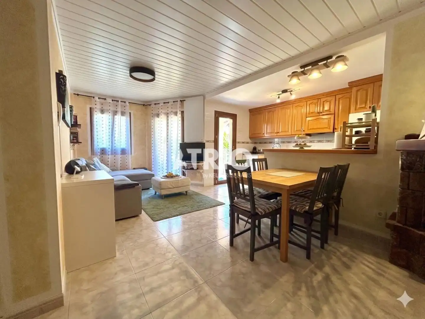 Wohnzimmer von Wohnung zum Verkauf in Santa Margalida mit Klimaanlage, Privatgarten und Terrasse