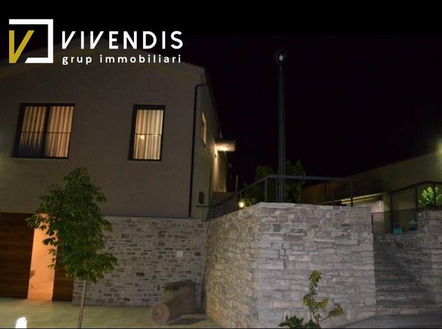 Casa-chalet en Venta en Les Oluges