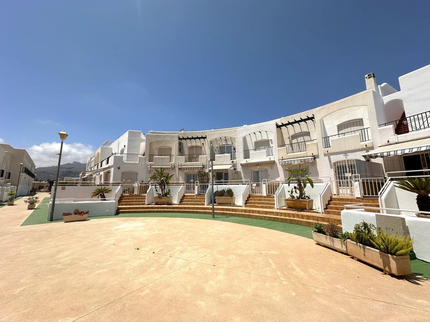 Vista exterior de Dúplex en venda en Mojácar amb Terrassa i Piscina comunitària