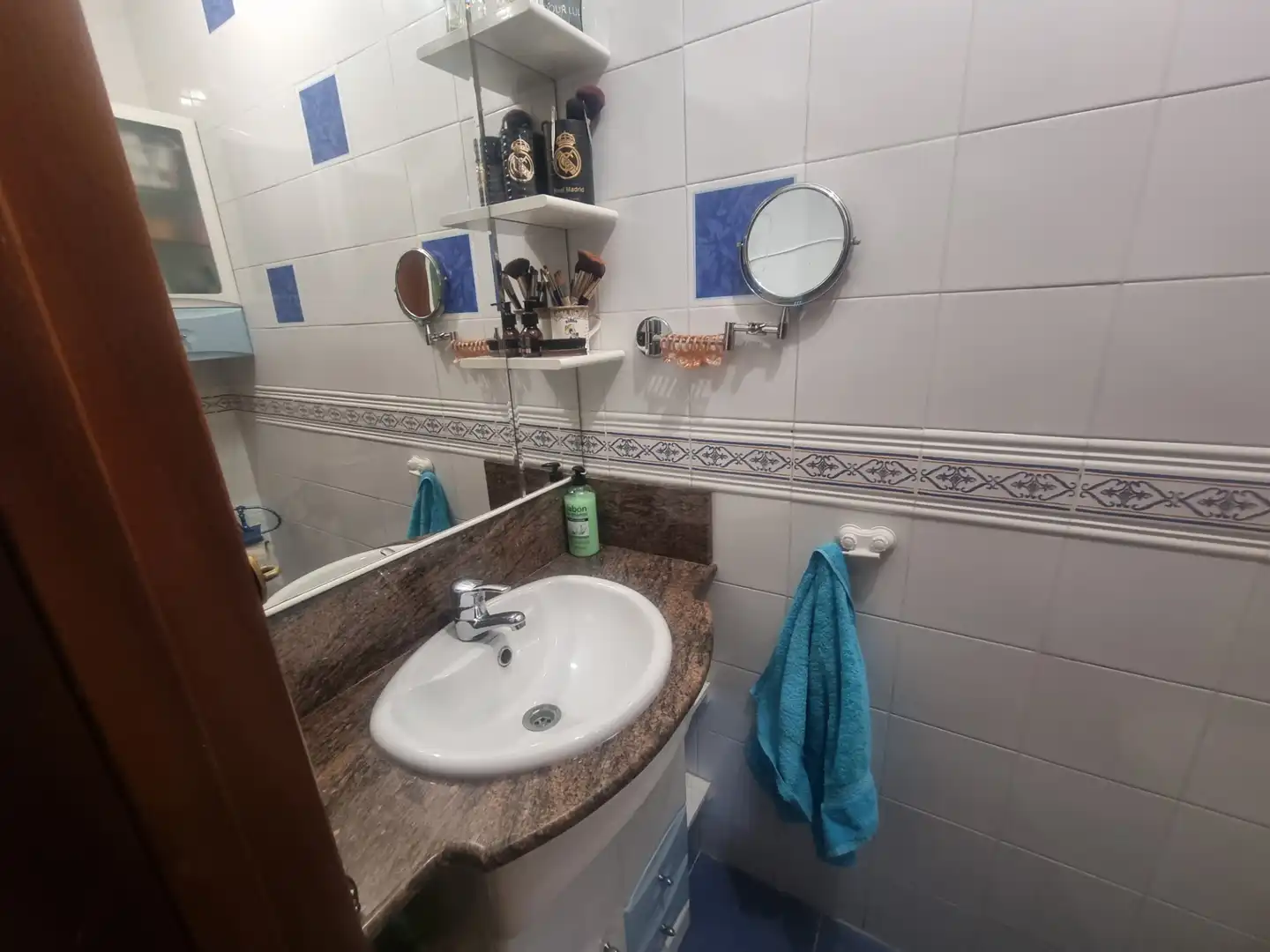 Bany de Casa o xalet en venda en Almería amb Aire condicionat, Calefacció i Jardí privat